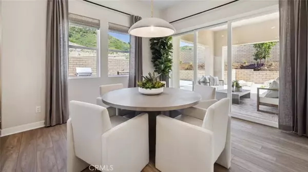 Valencia, CA 91354,24503 Villa La Sombrilla