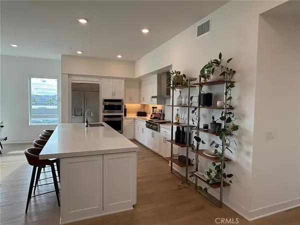 Irvine, CA 92612,3414 Rivington