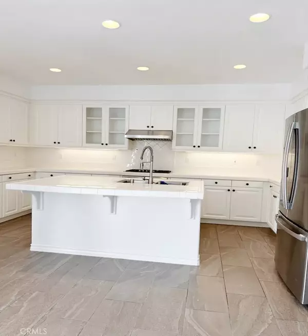 Tustin, CA 92782,1437 Georgia