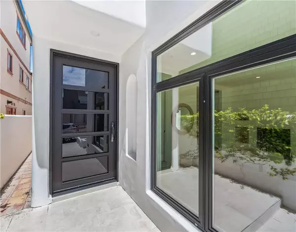 Manhattan Beach, CA 90266,541 4th