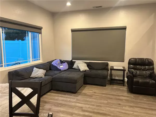 Lake Forest, CA 92610,19 Calotte