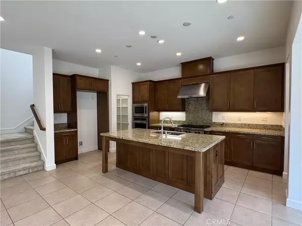 Irvine, CA 92602,66 Diamond Flats