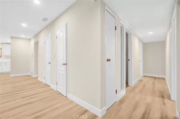 Costa Mesa, CA 92626,3157 Cork