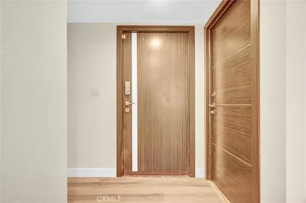 Costa Mesa, CA 92626,3157 Cork