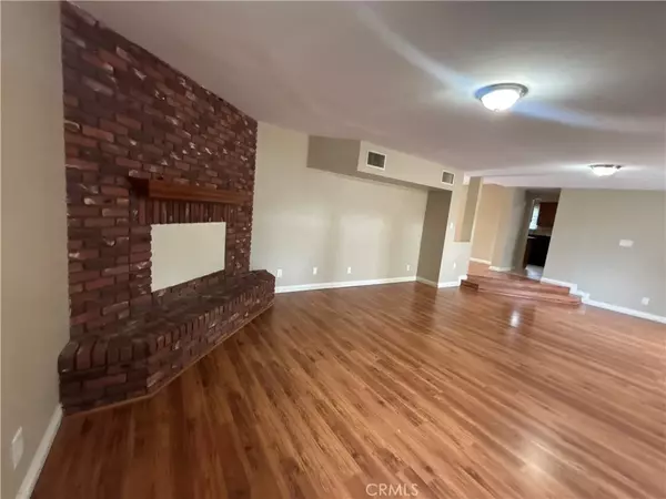 Reseda, CA 91335,19145 Kittridge