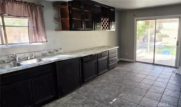 Sylmar, CA 91342,14837 Mission Glen