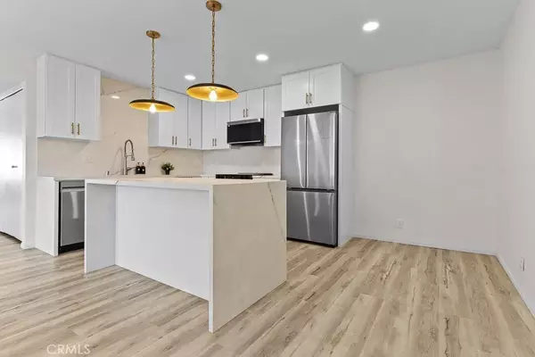 Lake Forest, CA 92630,21921 Rimhurst Dr. #128-F