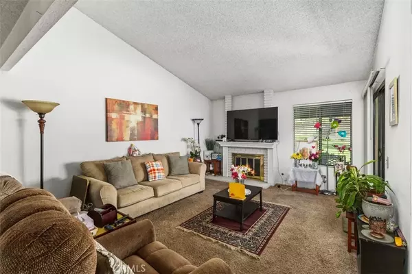 Mission Viejo, CA 92692,23574 Villena