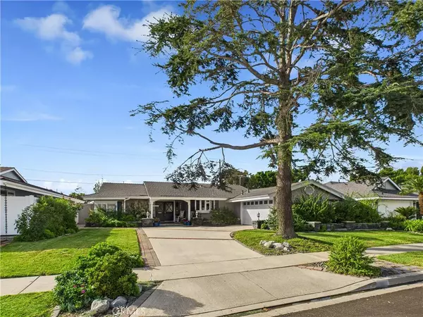 2857 Ellesmere, Costa Mesa, CA 92626