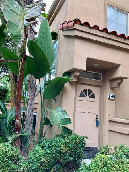 124 Cartier Aisle, Irvine, CA 92620