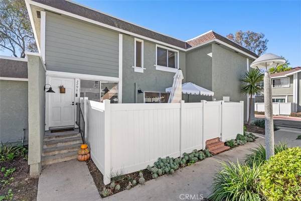 Mission Viejo, CA 92691,22985 Via Cereza #2B