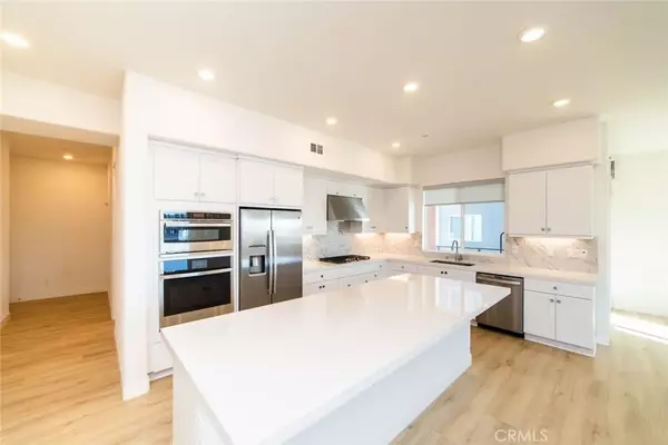 Irvine, CA 92618,155 Baluster