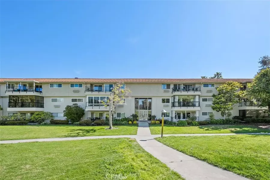 2388 W Via Mariposa #3E, Laguna Woods, CA 92637