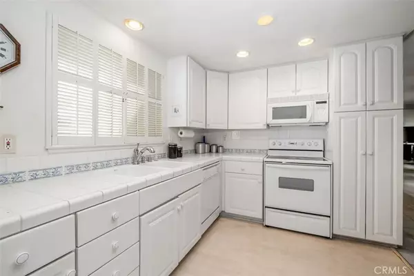 Laguna Woods, CA 92637,2388 W Via Mariposa #3E