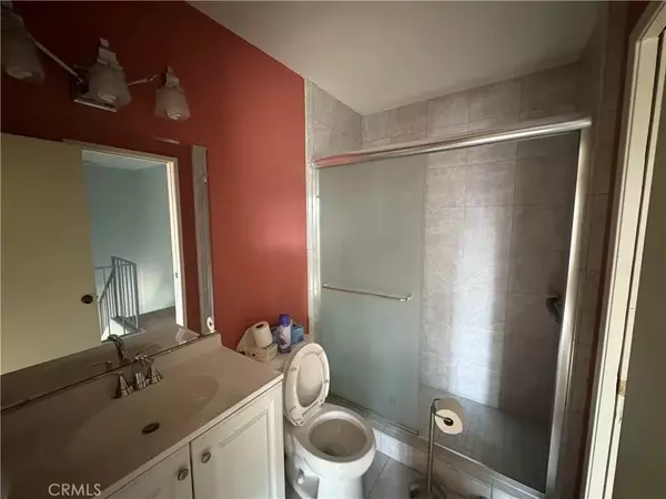 Santa Ana, CA 92707,200 Carriage DR #B