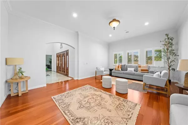 Tustin, CA 92780,1621 Bryan