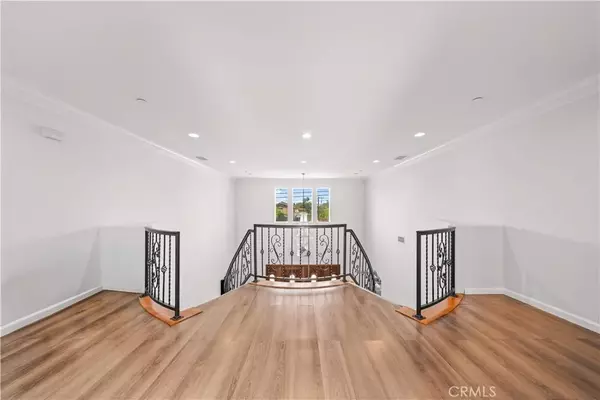 Tustin, CA 92780,1621 Bryan