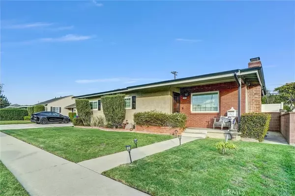 2354 Snowden, Long Beach, CA 90815