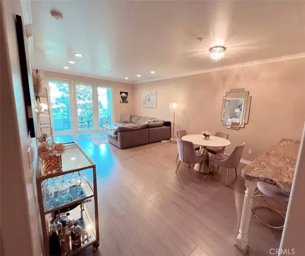 Irvine, CA 92612,2233 Martin #207