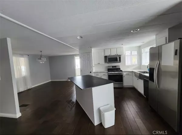 Huntington Beach, CA 92646,21851 Newland #127