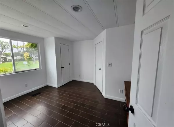 Huntington Beach, CA 92646,21851 Newland #127