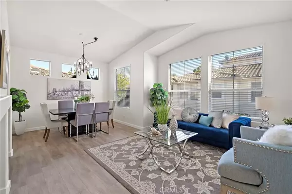 Irvine, CA 92618,2801 Cherrywood