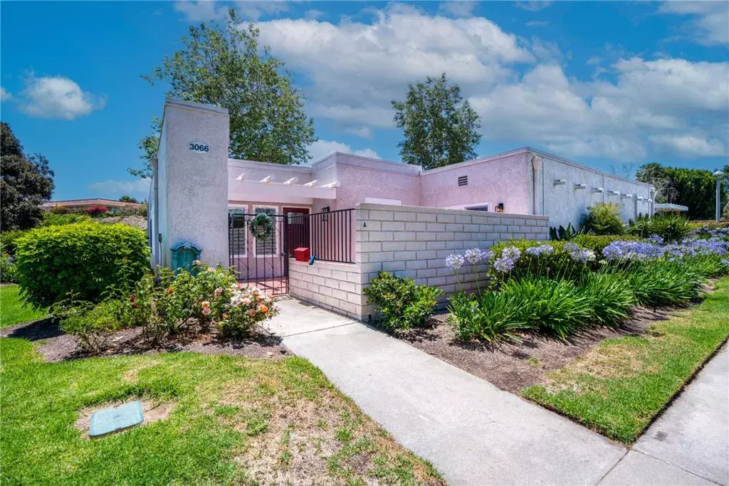 Laguna Woods, CA 92637,3066 Via Serena South #A