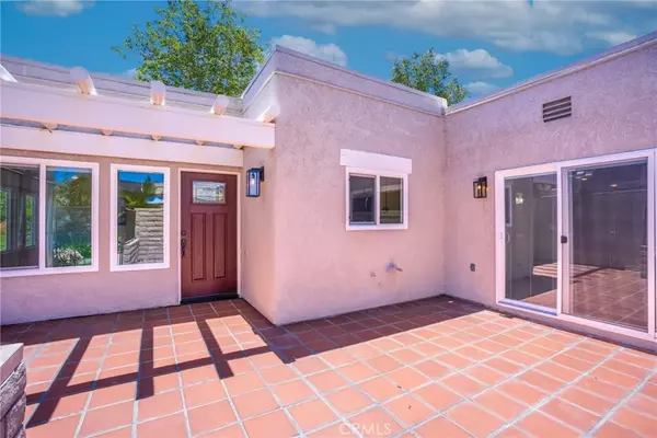 Laguna Woods, CA 92637,3066 Via Serena South #A