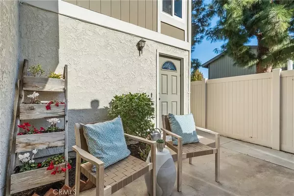 Tustin, CA 92780,1041 Tustin Pines