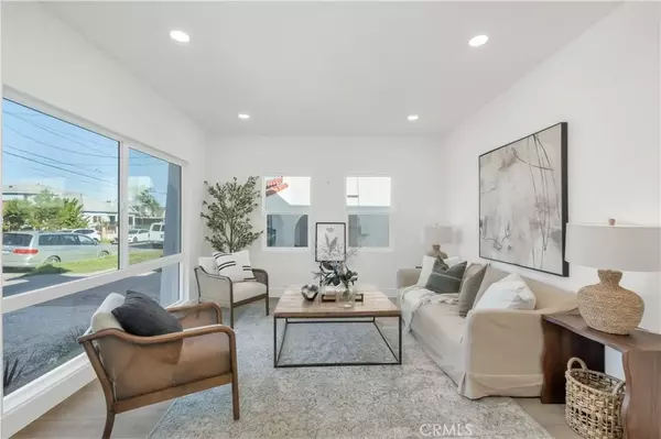 Los Angeles, CA 90044,834 W 95th