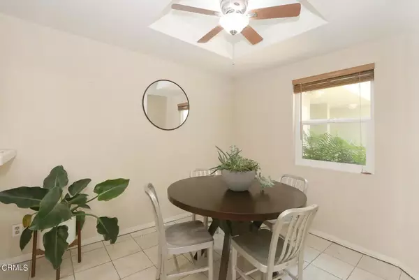 North Hollywood, CA 91602,10926 Moorpark Street #11