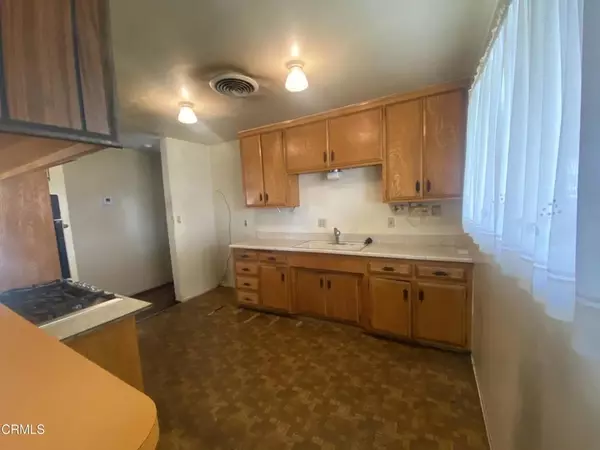 Sun Valley, CA 91352,8842 Ilex Avenue