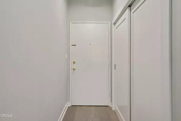 West Hollywood, CA 90069,8550 Holloway Drive #407