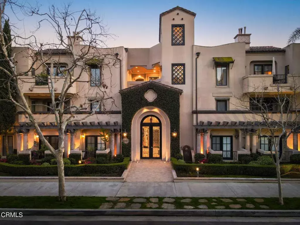 Toluca Lake, CA 91602,10618 woodbridge Street #104