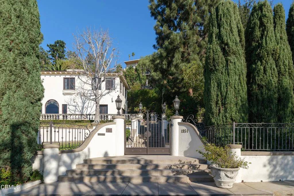 Los Angeles, CA 90068,1951 N Saint Andrews Place