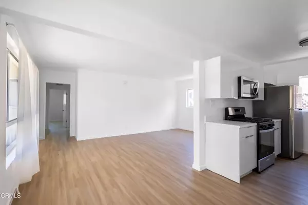 Los Angeles, CA 90029,924 N Kingsley Drive