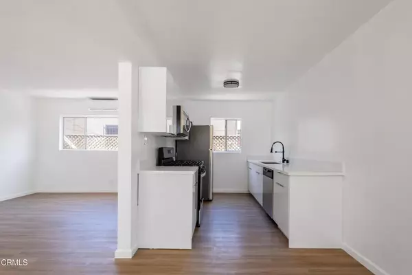 Los Angeles, CA 90029,924 N Kingsley Drive