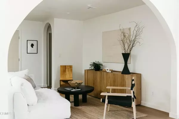 Sherman Oaks, CA 91401,5227 Ventura Canyon Avenue