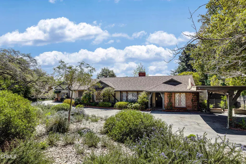 La Canada Flintridge, CA 91011,1018 Olive Lane