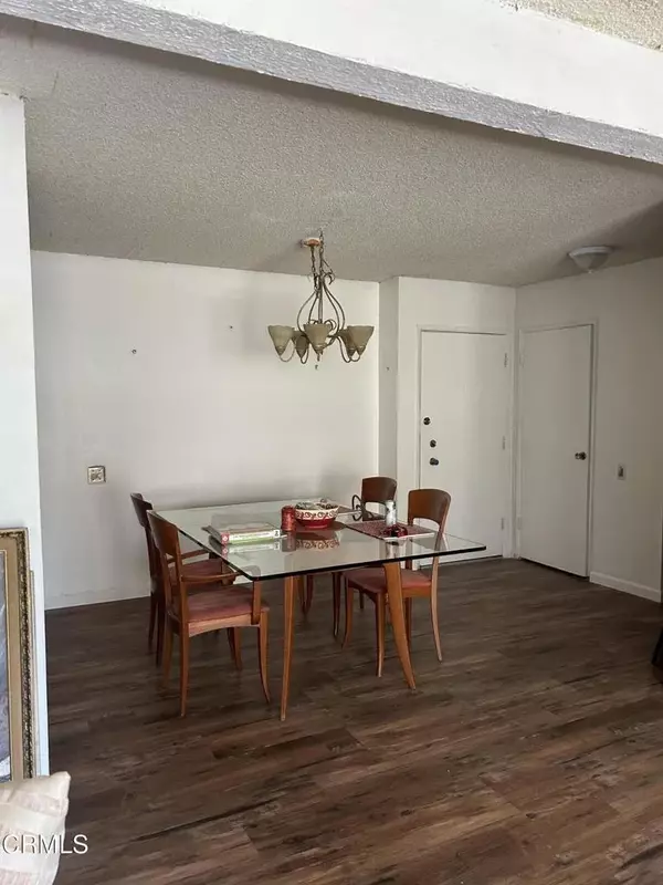 Encino, CA 91316,5460 White Oak Avenue #J203