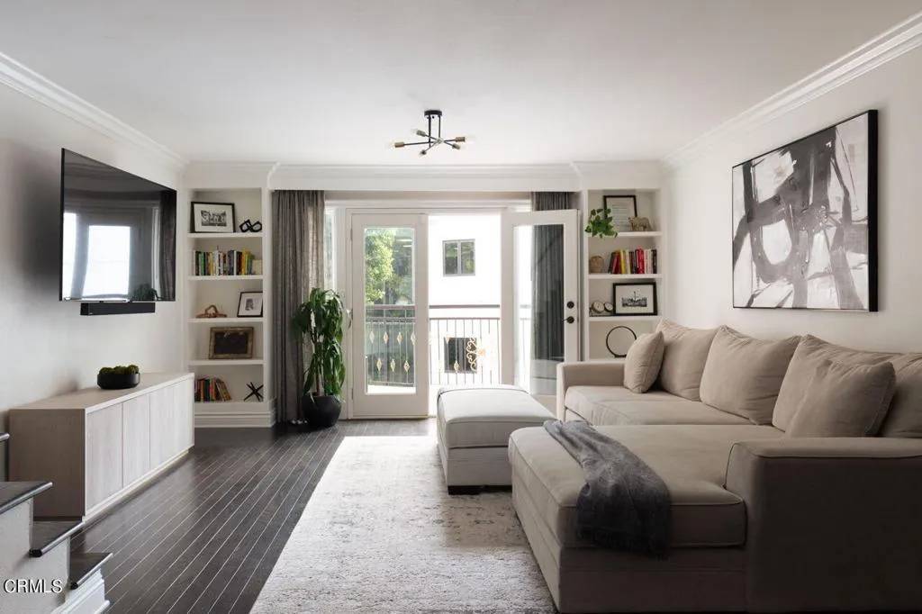 3401 Barham Blvd Boulevard #2, Los Angeles, CA 90068