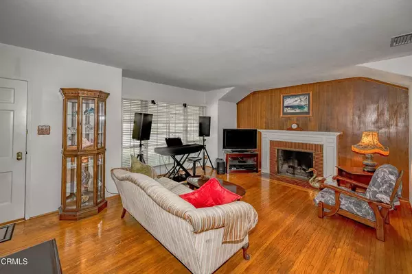 Glendale, CA 91201,1404 Sycamore Avenue