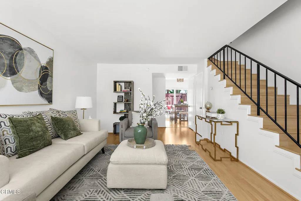 Toluca Lake, CA 91602,10801 Blix Street #2
