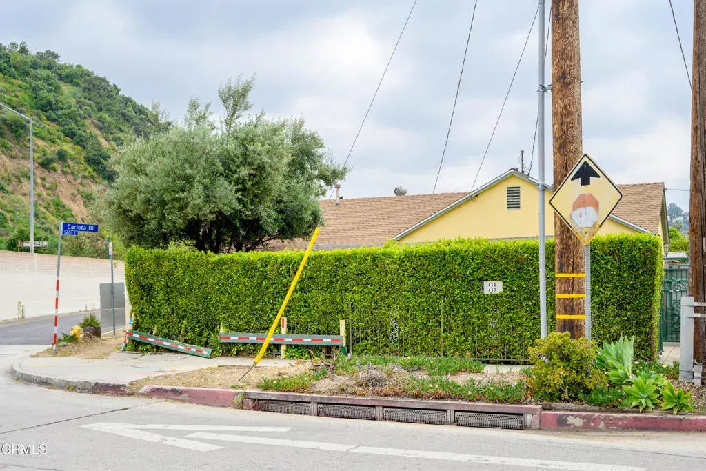 Los Angeles, CA 90042,5621 Carlota Boulevard