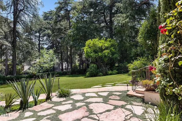 La Canada Flintridge, CA 91011,1711 Fairmount Avenue