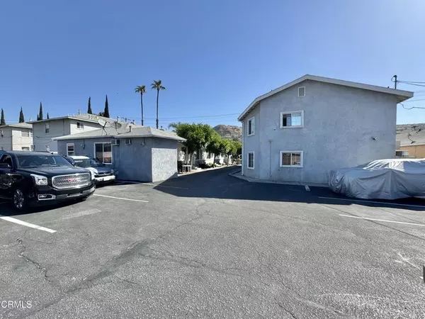 Sun Valley, CA 91352,8425 Glenoaks Boulevard