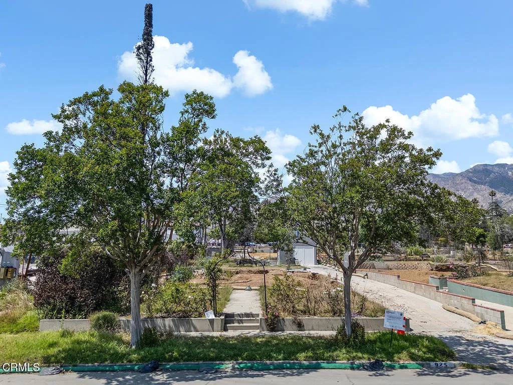 925 Beverly Way, Altadena, CA 91001