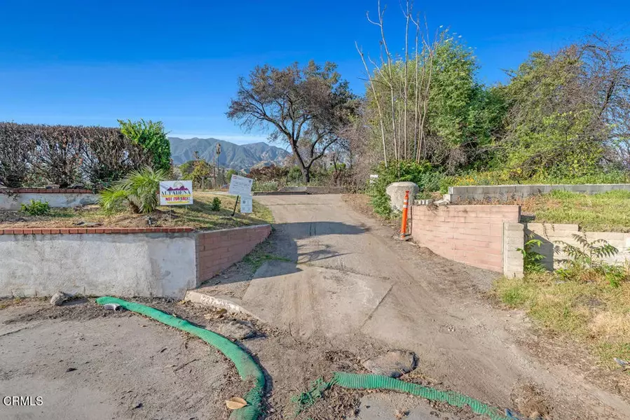 235 W Poppyfields, Altadena, CA 91001