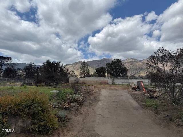 563 E Las Flores, Altadena, CA 91001