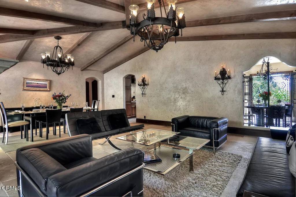 La Canada Flintridge, CA 91011,4080 Hampstead Road